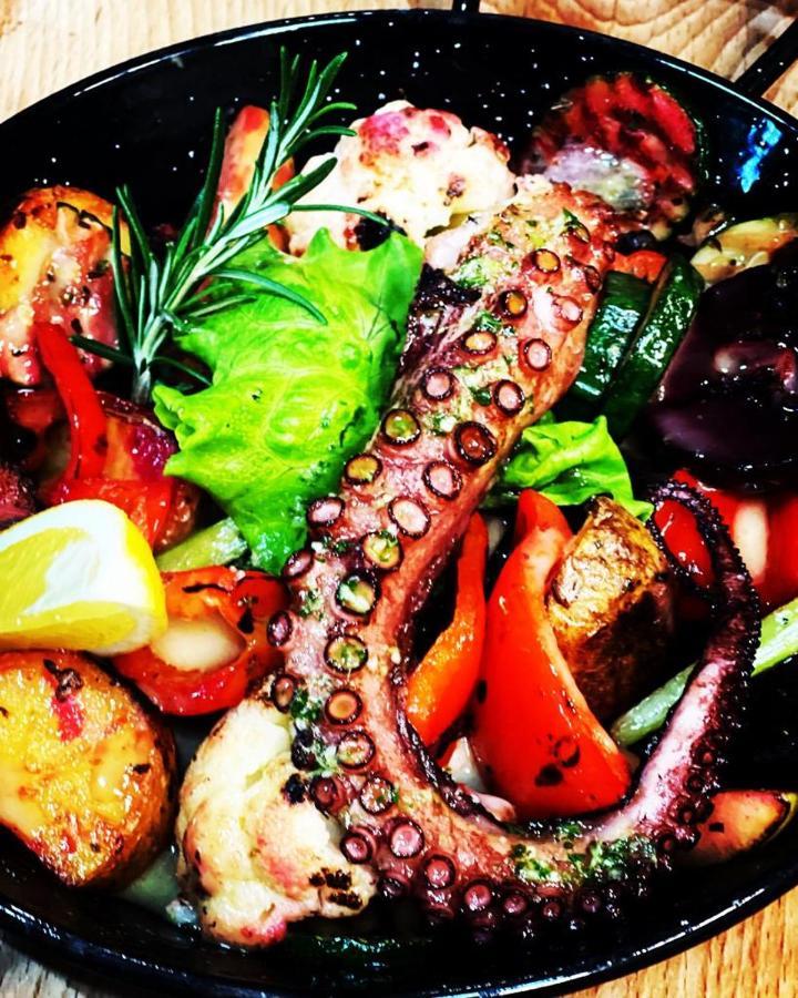 Restauracja I Noclegi Izba Rybacka W Krainie Wygaslych Wulkanow Podgorki Εξωτερικό φωτογραφία